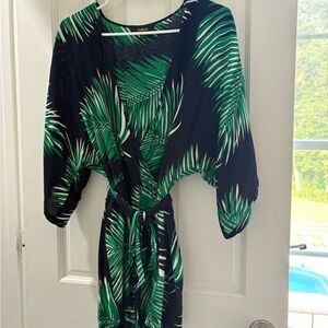 Aakaa Navy and Green Leaf Patterned Garment